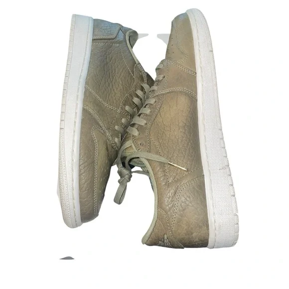 Air Jordan retro 1 swooshless shoes size 10 - Picture 3 of 7